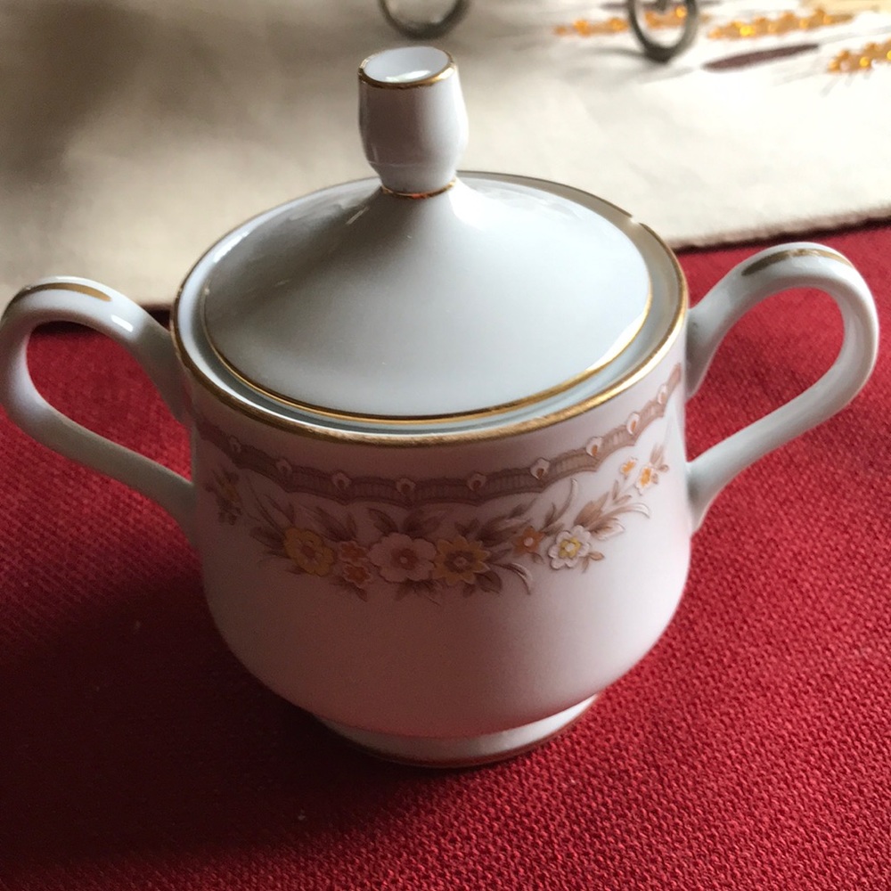 Sugar Bowl with Lid - Goldenn Autumn